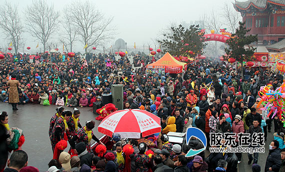 烟台庙会经济异常火热 高人气带来滚滚财源(图)