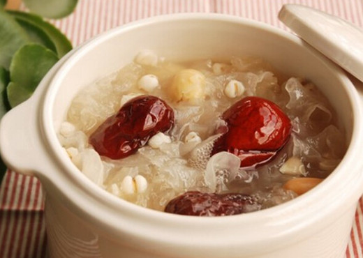 秋季美容养颜来碗银耳莲子粥 教你如何挑选?-银耳,-莱州