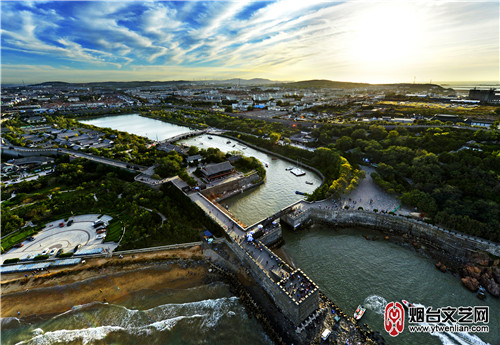 蓬莱水城,也叫登州古港,始建于宋代.