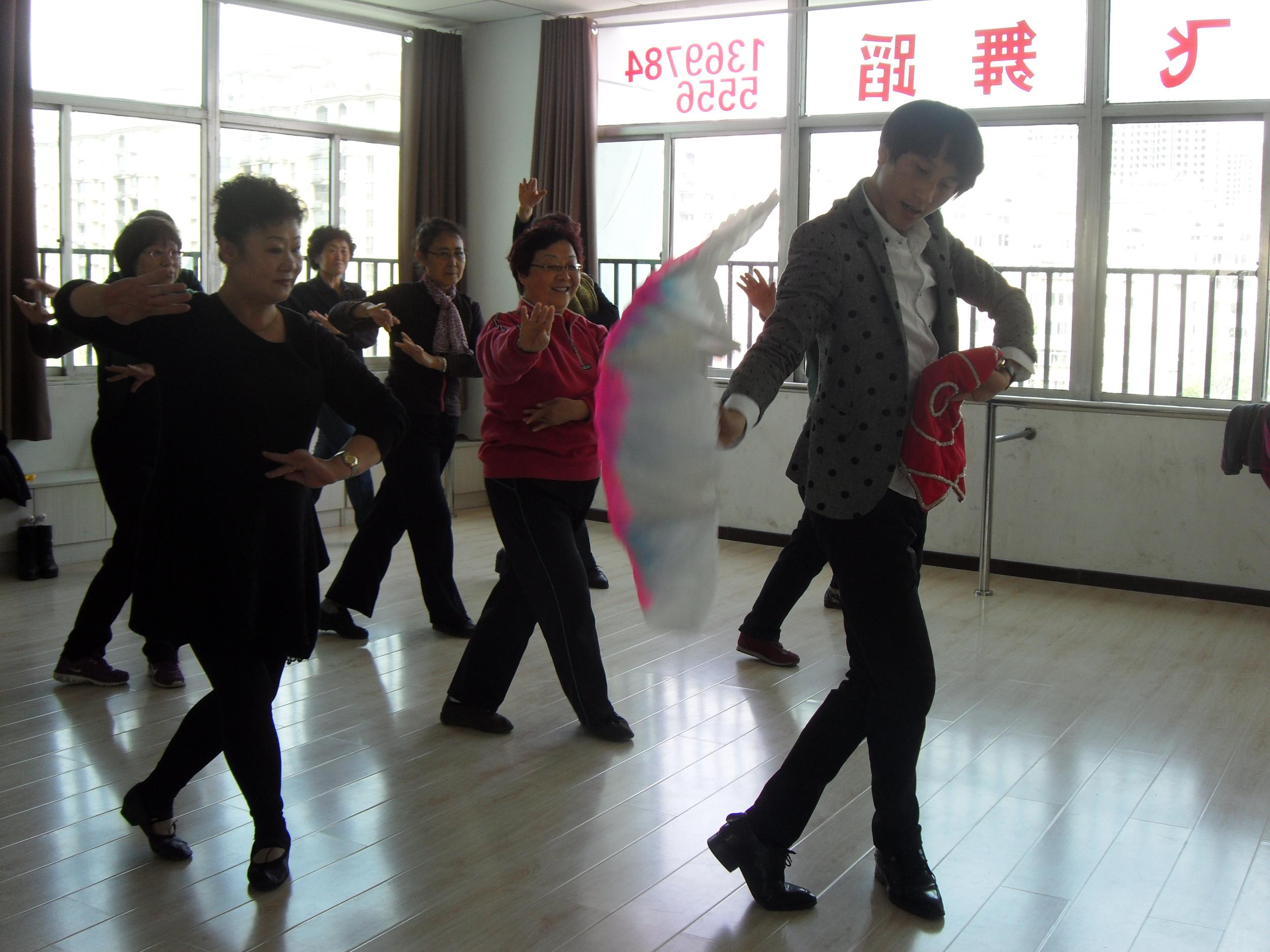 世回尧街道:惠安社区艺苑献翠舞蹈培训舞出青