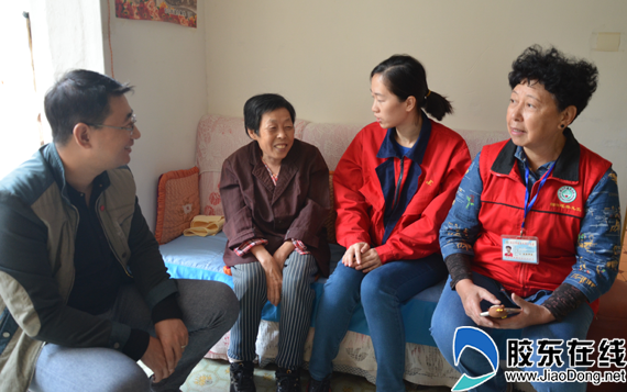 重阳佳节 婴儿乐探望孤寡老人结对子送温暖