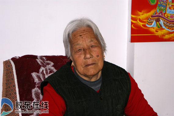 张奶奶面对病痛坚强忍耐